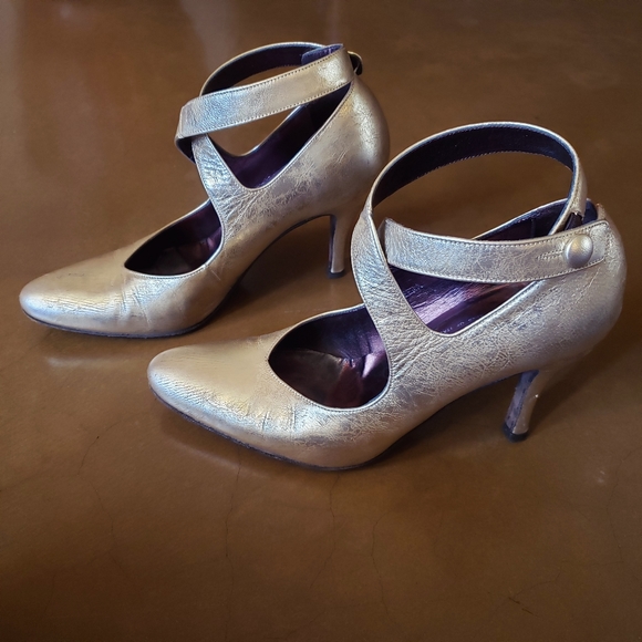 Couture Donald J Pliner 00s gold criss cross heels - Picture 2 of 8